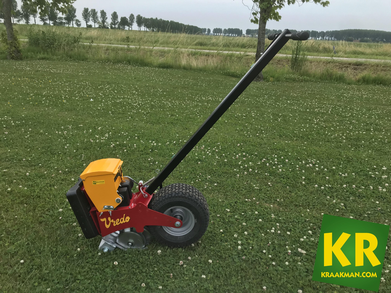 Vredo Turf Buddy - Máy gieo hạt: hình 1 Vredo Turf Buddy - Máy gieo hạt: hình 1