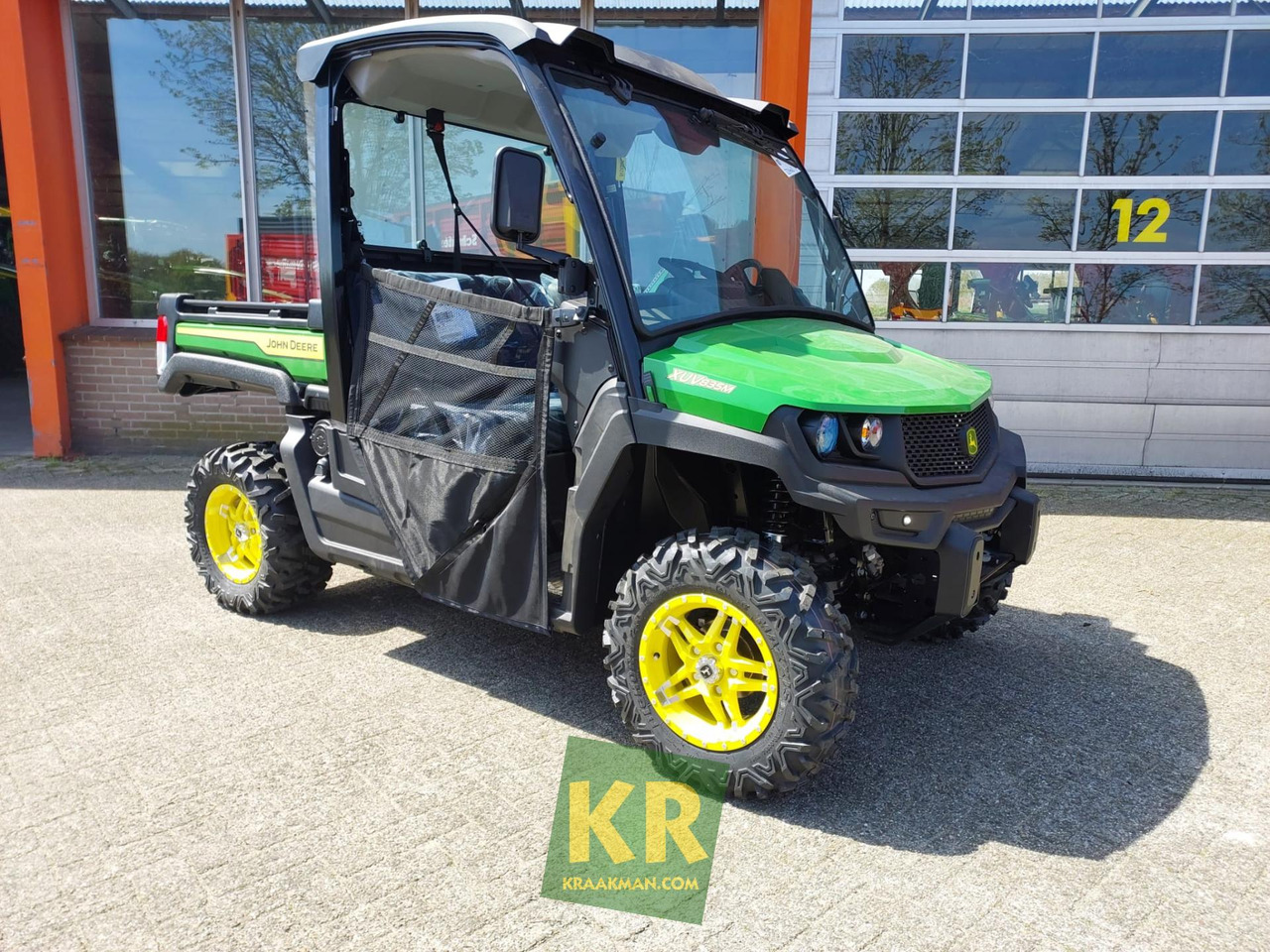 XUV835M John Deere - ATV/ Xe 4 bánh: hình 1 XUV835M John Deere - ATV/ Xe 4 bánh: hình 1