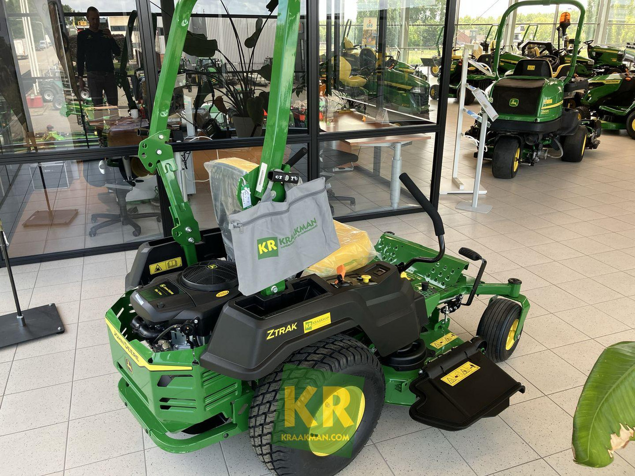 Z515E ZEROTURN John Deere - Máy cắt cỏ vườn: hình 4 Z515E ZEROTURN John Deere - Máy cắt cỏ vườn: hình 4