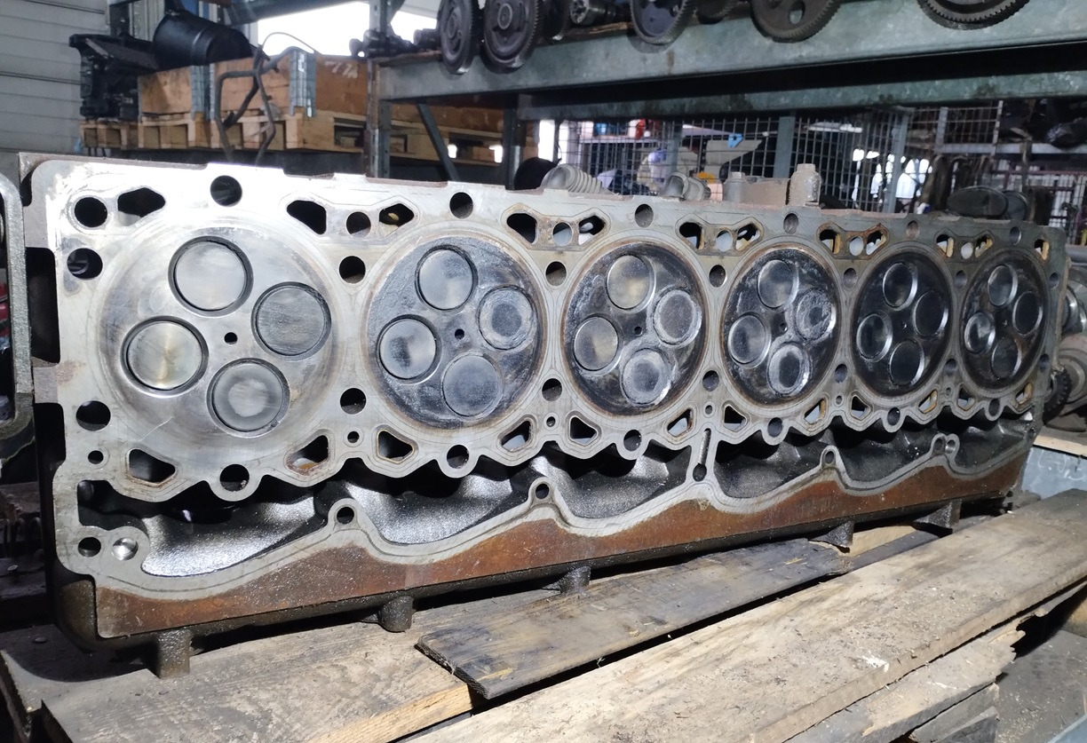 GŁOWICA SILNIKA DAF XF 105 CF 85 EURO 5 1695611 - Đầu xilanh: hình 2 GŁOWICA SILNIKA DAF XF 105 CF 85 EURO 5 1695611 - Đầu xilanh: hình 2