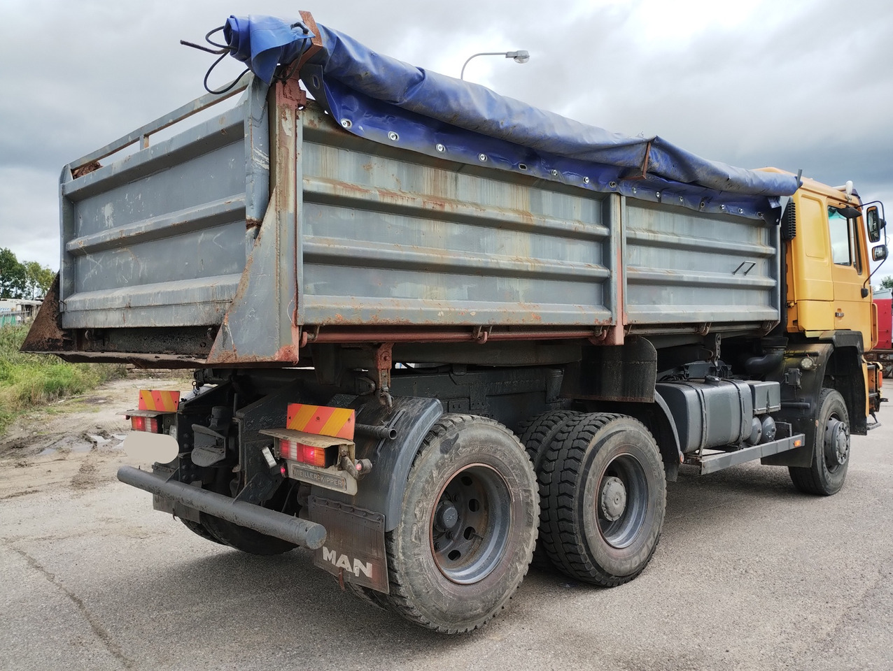 MAN F90 19-372 6X4 - 4 - Xe ben: hình 4 MAN F90 19-372 6X4 - 4 - Xe ben: hình 4