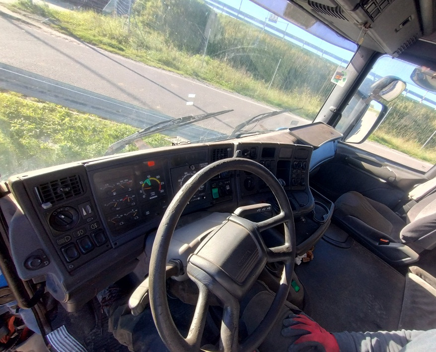 SCANIA R 114 380 6x2 - Xe tải khung gầm: hình 4 SCANIA R 114 380 6x2 - Xe tải khung gầm: hình 4