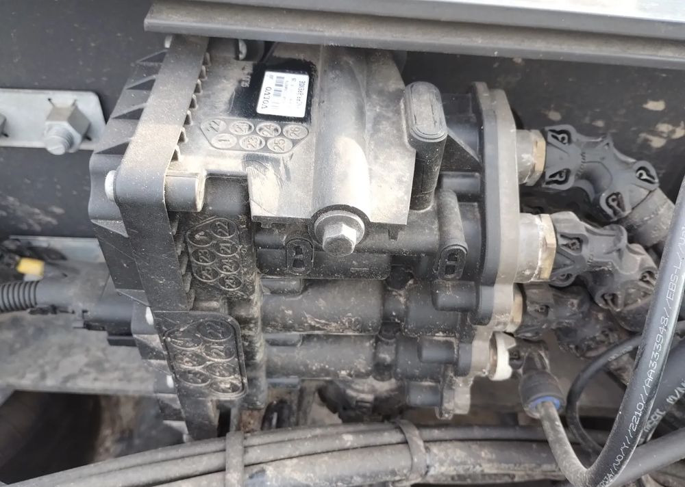 Zawór ECAS VOLVO FH500 FH550 6x4 21133934 2023 - Linh kiện điện cho Xe tải: hình 1 Zawór ECAS VOLVO FH500 FH550 6x4 21133934 2023 - Linh kiện điện cho Xe tải: hình 1