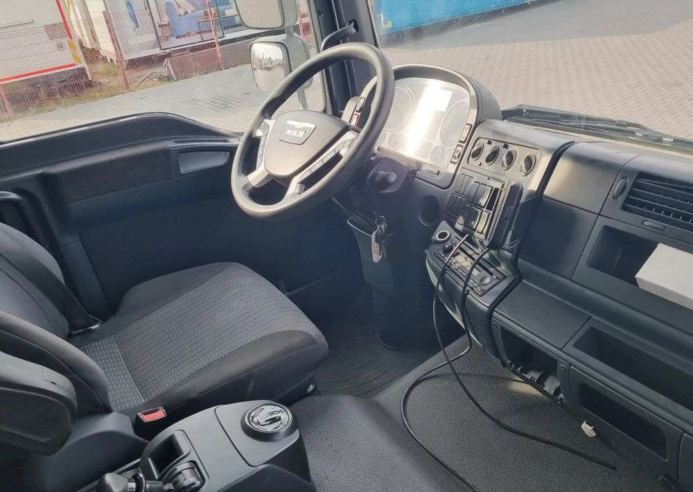 MAN TGM 18 340 - Xe tải chở rác: hình 5 MAN TGM 18 340 - Xe tải chở rác: hình 5