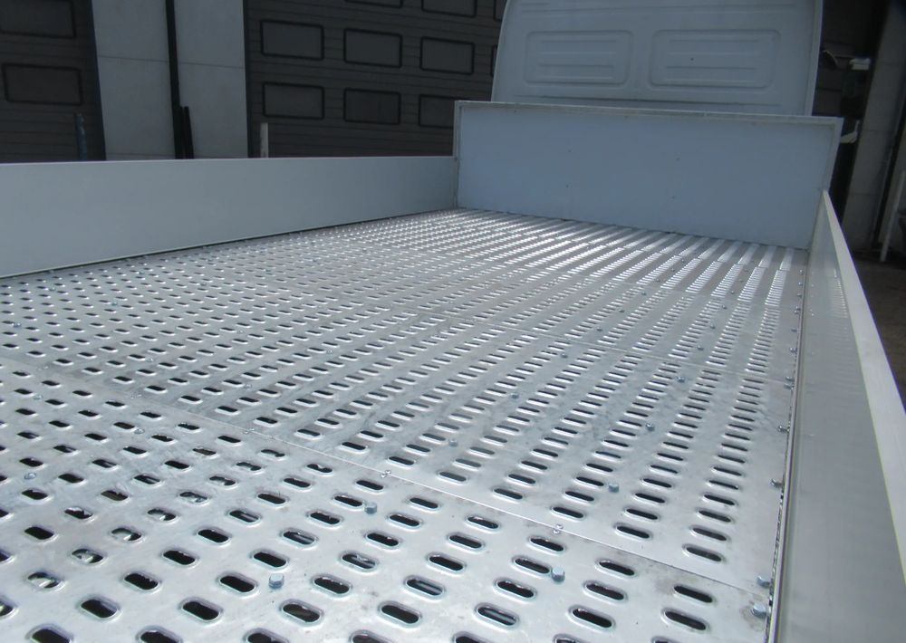 Mercedes-Benz Atego 1224 - Xe tải kéo: hình 3 Mercedes-Benz Atego 1224 - Xe tải kéo: hình 3