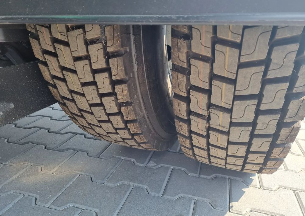 Mercedes-Benz Axor 1829 1833 - Xe tải chở rác: hình 5 Mercedes-Benz Axor 1829 1833 - Xe tải chở rác: hình 5