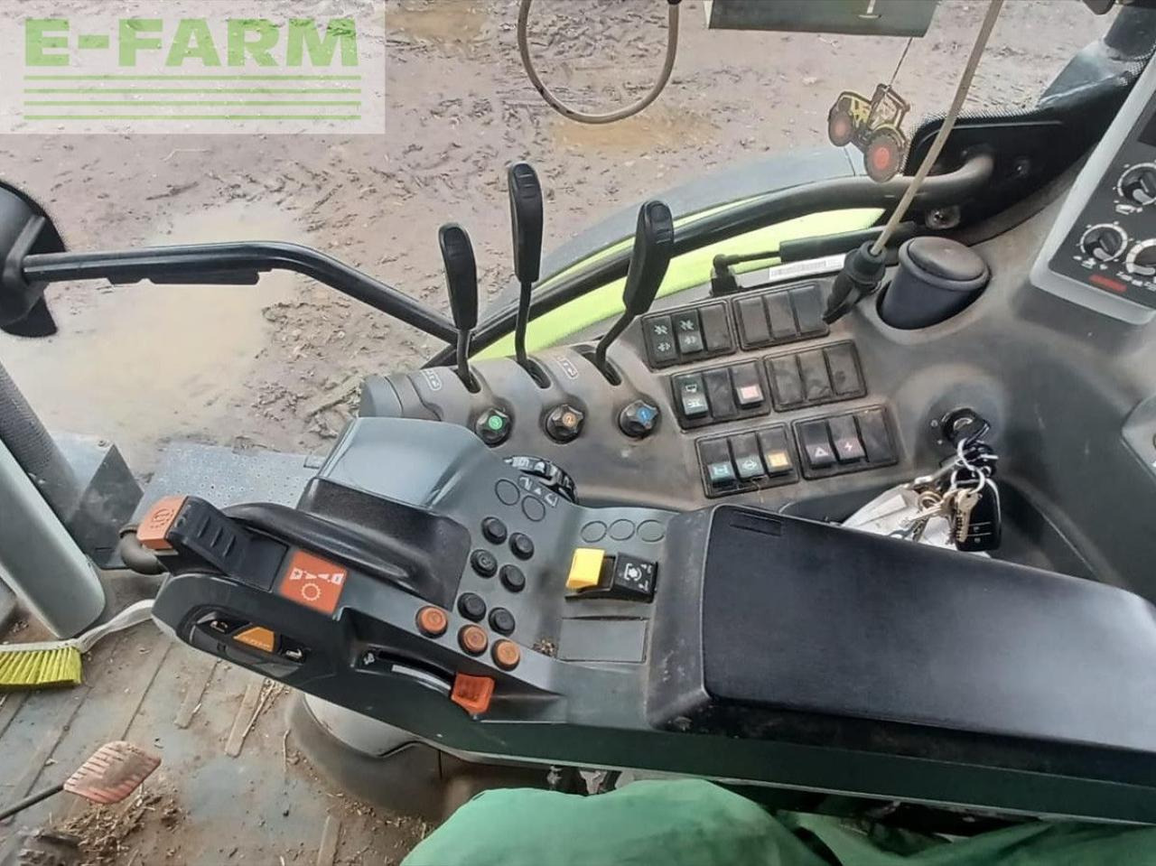 CLAAS ARION 620 - Máy cày: hình 2 CLAAS ARION 620 - Máy cày: hình 2