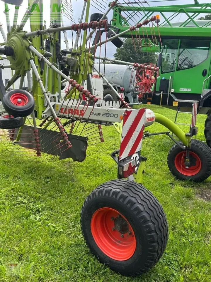 CLAAS liner 2800 - Dàn trải/ Cào: hình 3 CLAAS liner 2800 - Dàn trải/ Cào: hình 3
