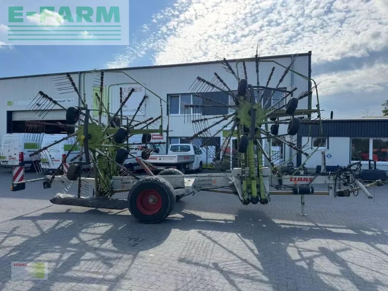 CLAAS liner 3600 - Dàn trải/ Cào: hình 3 CLAAS liner 3600 - Dàn trải/ Cào: hình 3