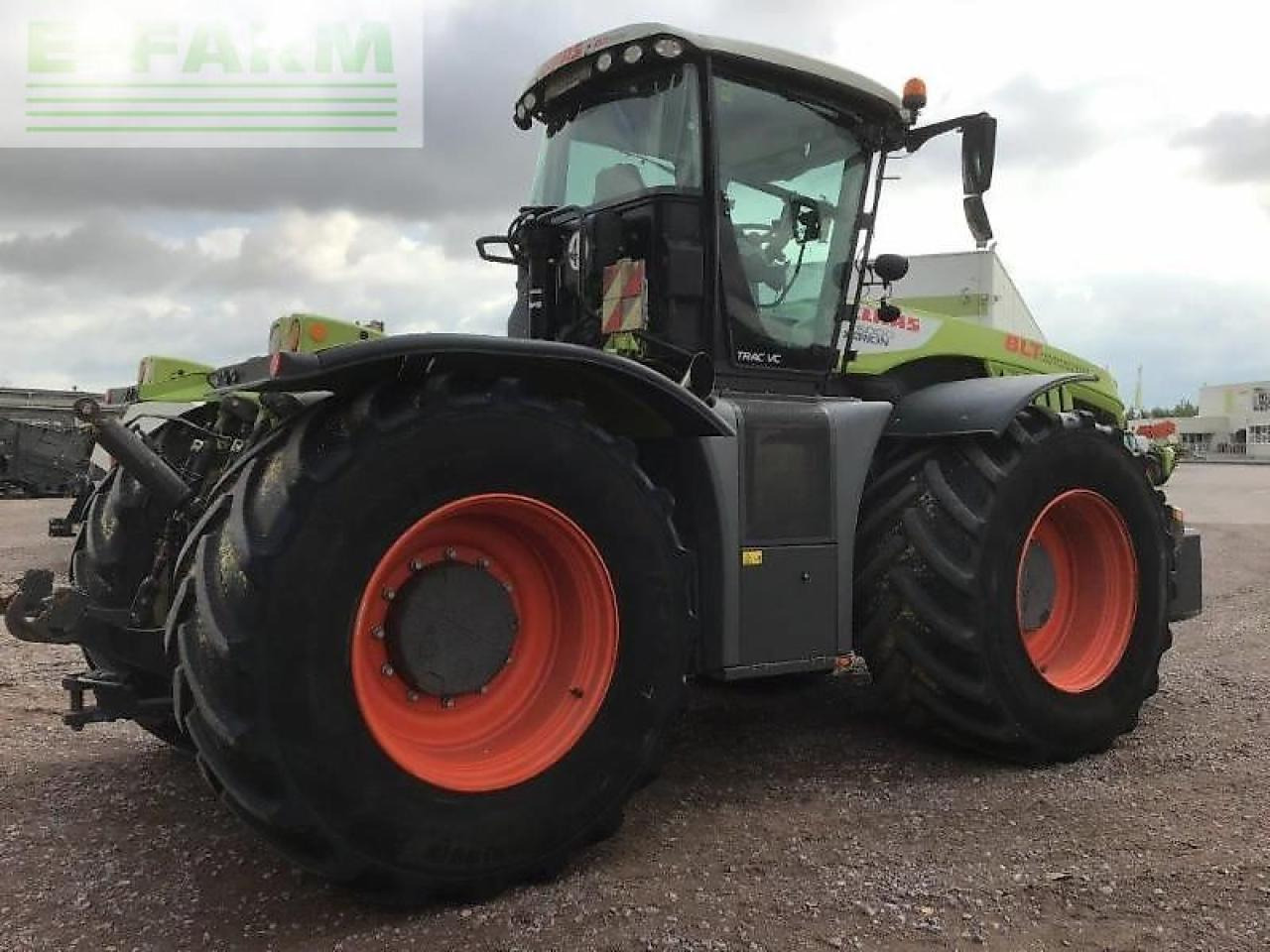 CLAAS xerion 5000 trac TRAC - Máy cày: hình 4 CLAAS xerion 5000 trac TRAC - Máy cày: hình 4
