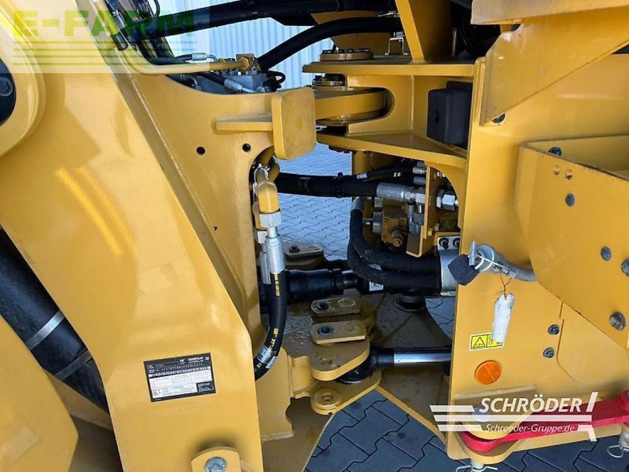 Máy xúc lật bánh lốp Caterpillar 938 hl: hình 12