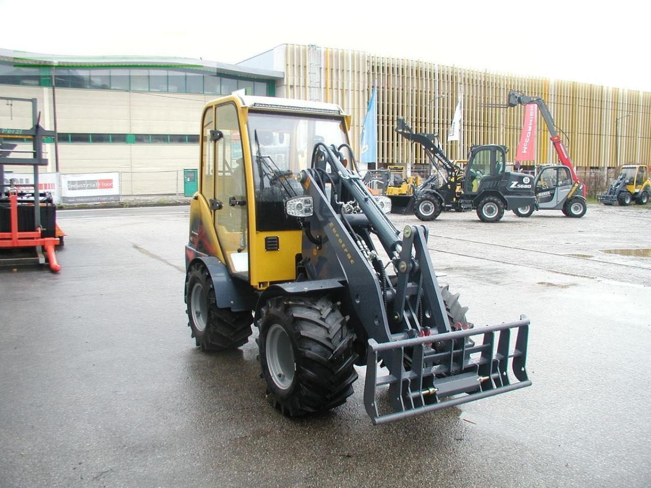 Eurotrac 820 / w12-cs2 - Máy xúc mini: hình 4 Eurotrac 820 / w12-cs2 - Máy xúc mini: hình 4