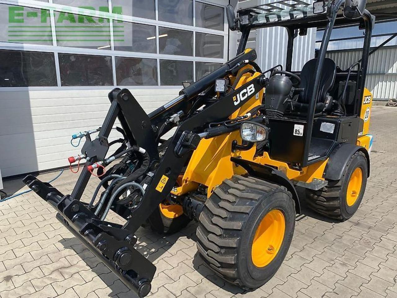 JCB 403 elektro agri - Máy xúc mini: hình 3 JCB 403 elektro agri - Máy xúc mini: hình 3