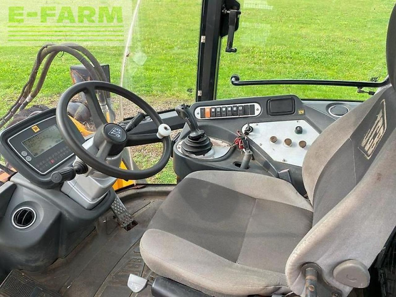 Máy xúc mini JCB 426e agri ht: hình 7