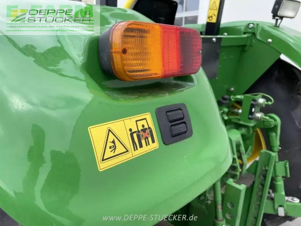 Máy cày John Deere 5055e: hình 7