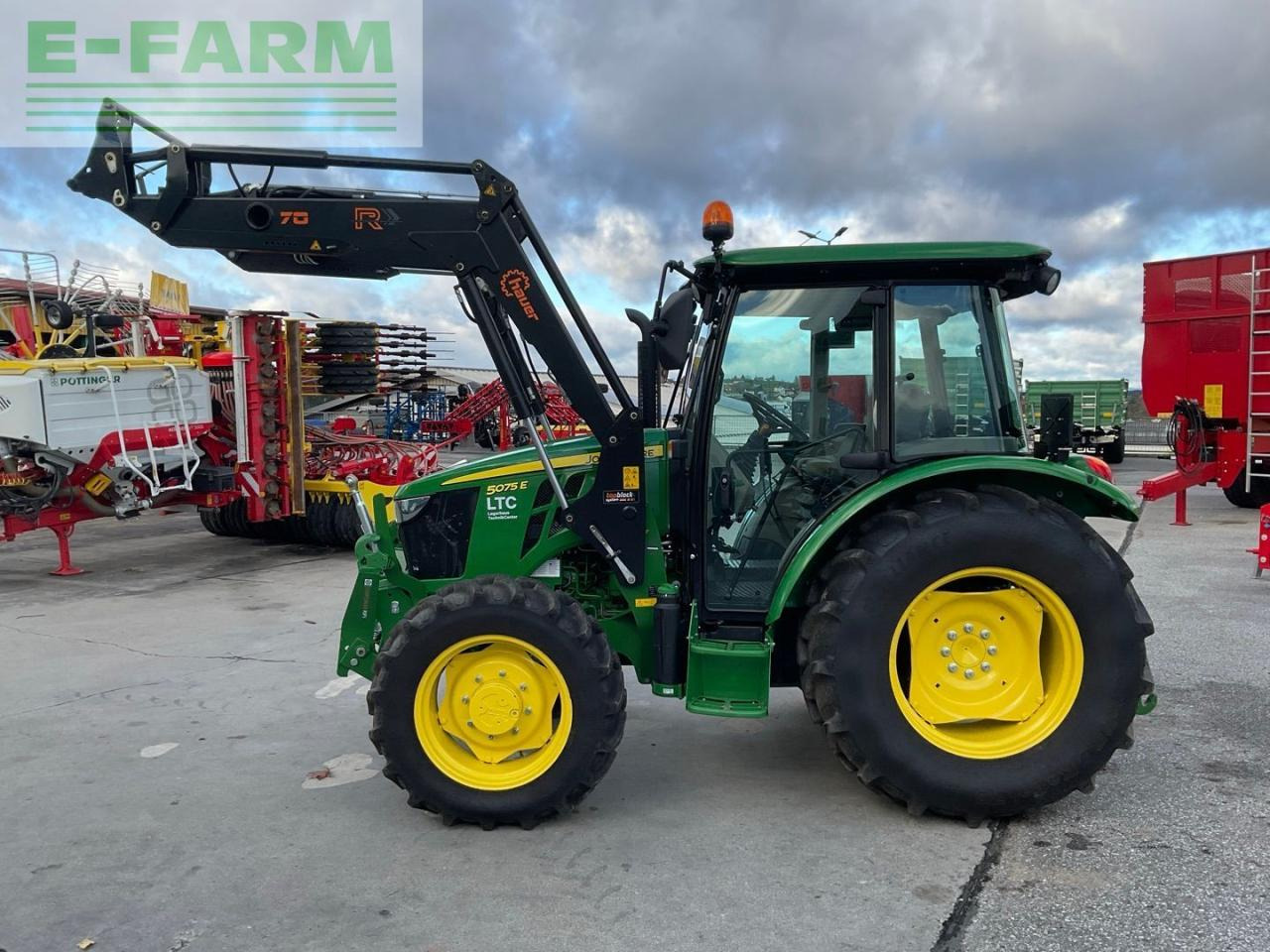 John Deere 5075E - Máy cày: hình 2 John Deere 5075E - Máy cày: hình 2