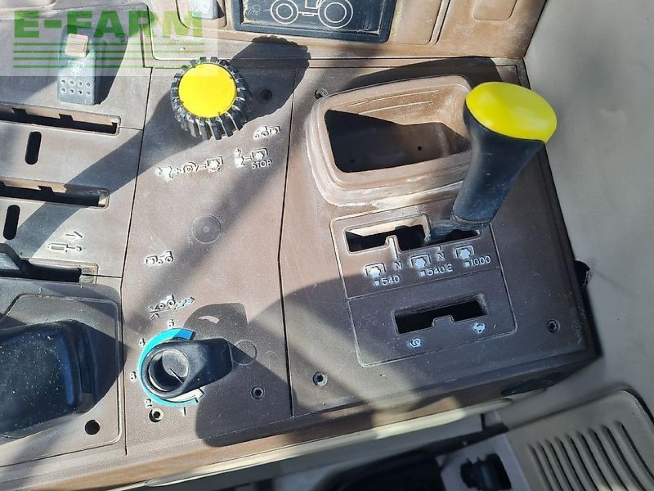 Máy cày John Deere 6220 premium: hình 14 Máy cày John Deere 6220 premium: hình 14