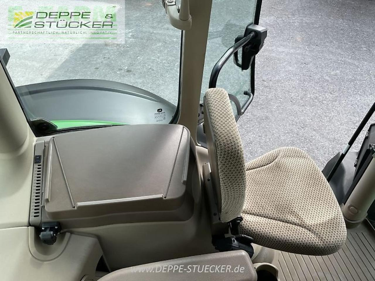 Máy cày John Deere 6230r: hình 6