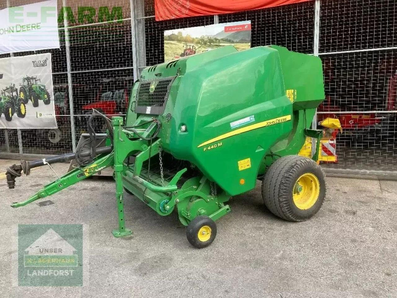 John Deere f440m - Máy đóng kiện vuông: hình 1 John Deere f440m - Máy đóng kiện vuông: hình 1