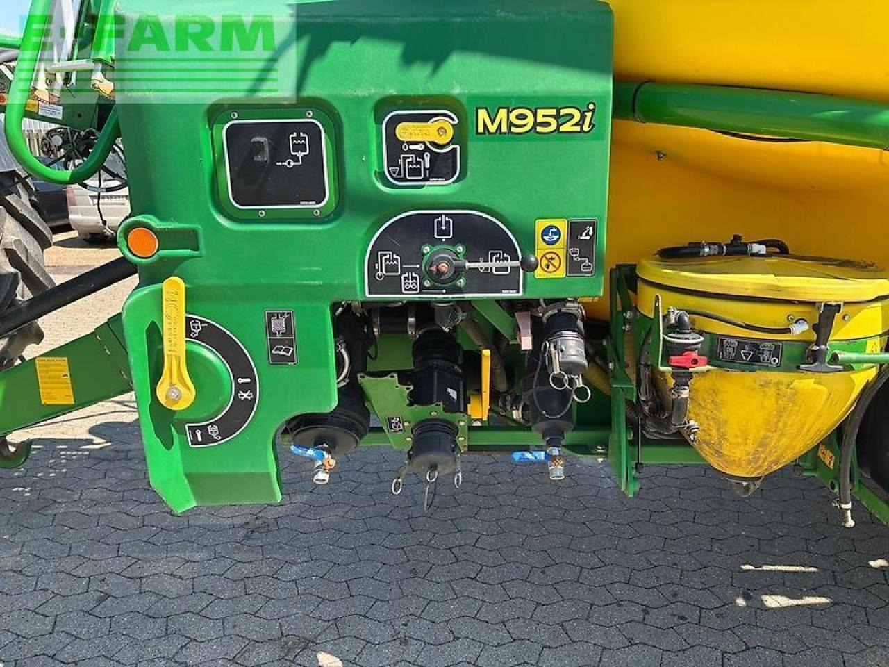 Máy xịt kéo John Deere m952i: hình 14