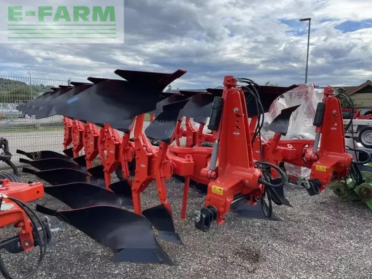 Kuhn varimaster 153 4e5t - Cày: hình 1 Kuhn varimaster 153 4e5t - Cày: hình 1