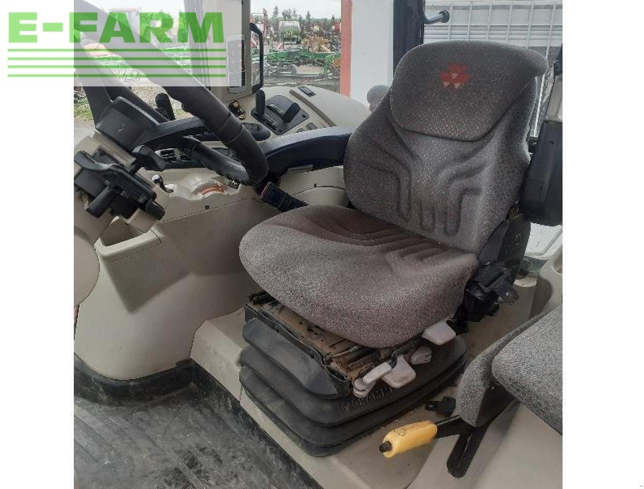 Massey Ferguson mf 7714 - Máy cày: hình 5 Massey Ferguson mf 7714 - Máy cày: hình 5
