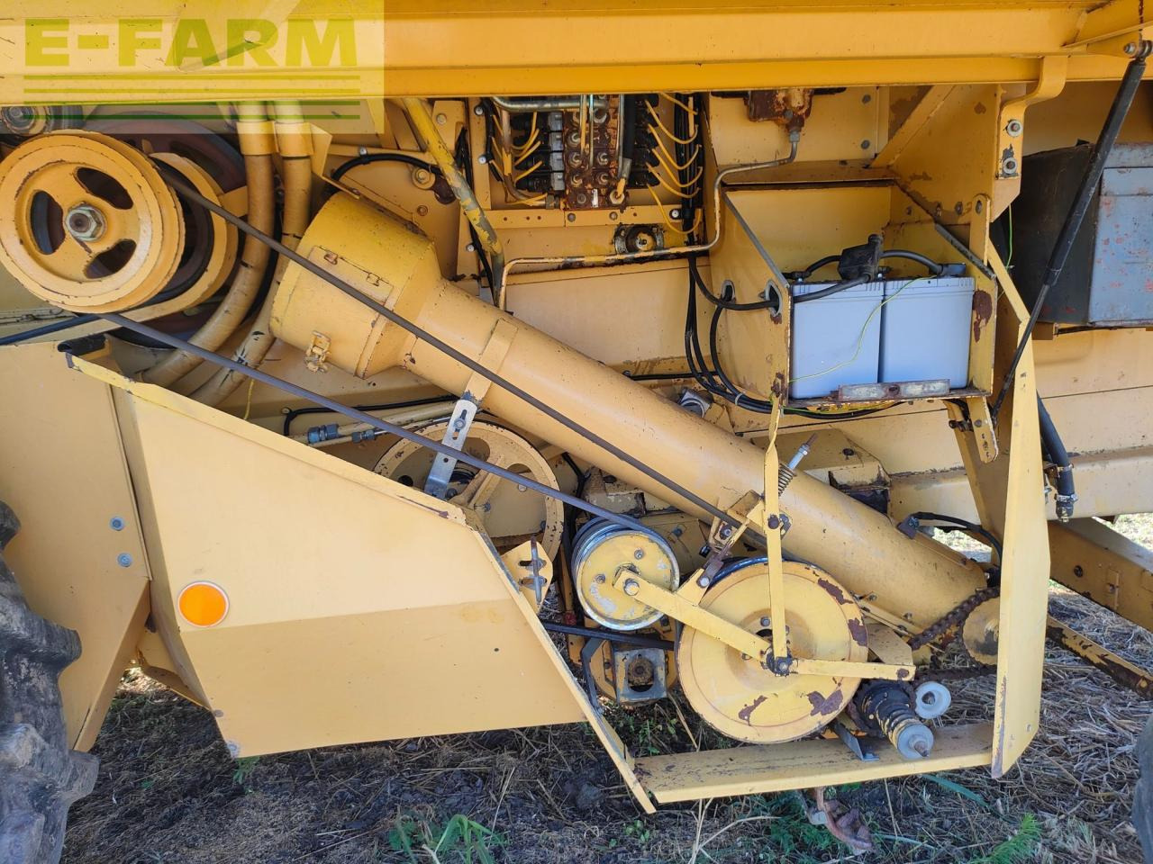 New Holland TX 66 - Máy gặt đập: hình 2 New Holland TX 66 - Máy gặt đập: hình 2