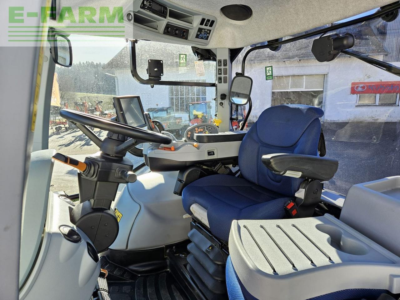 New Holland t6.180 dynamic command sidewinder ii SideWinder II - Máy cày: hình 2 New Holland t6.180 dynamic command sidewinder ii SideWinder II - Máy cày: hình 2