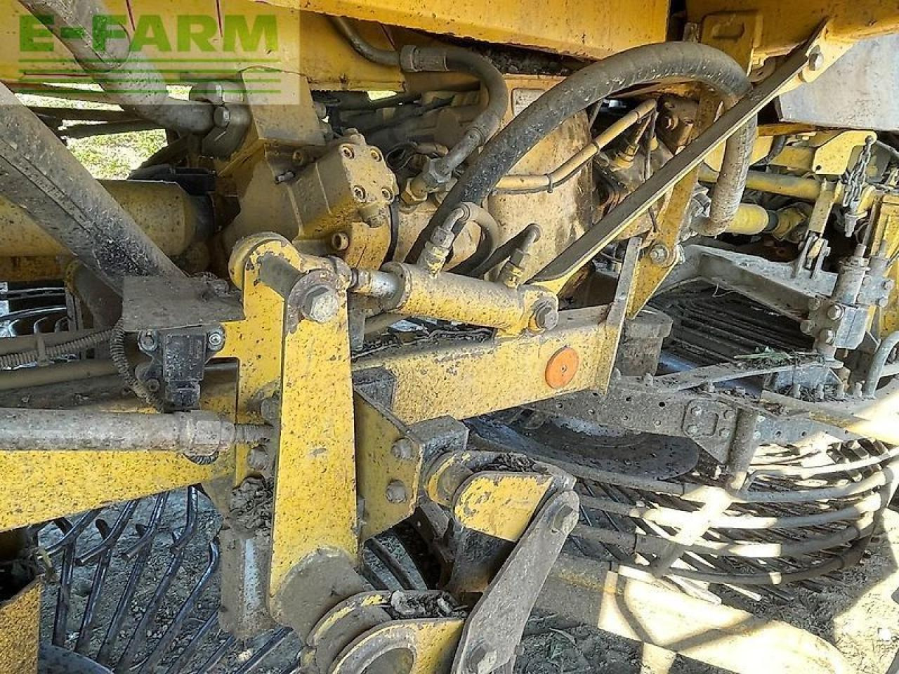 Máy thu hoạch củ cải đường Ropa euro tiger: hình 12 Máy thu hoạch củ cải đường Ropa euro tiger: hình 12