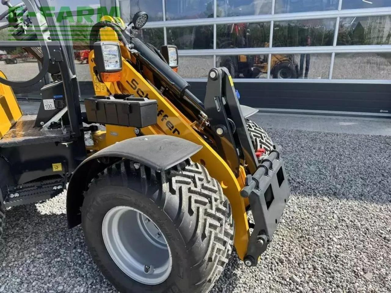 Máy xúc mini Schäffer 2430s elite: hình 10