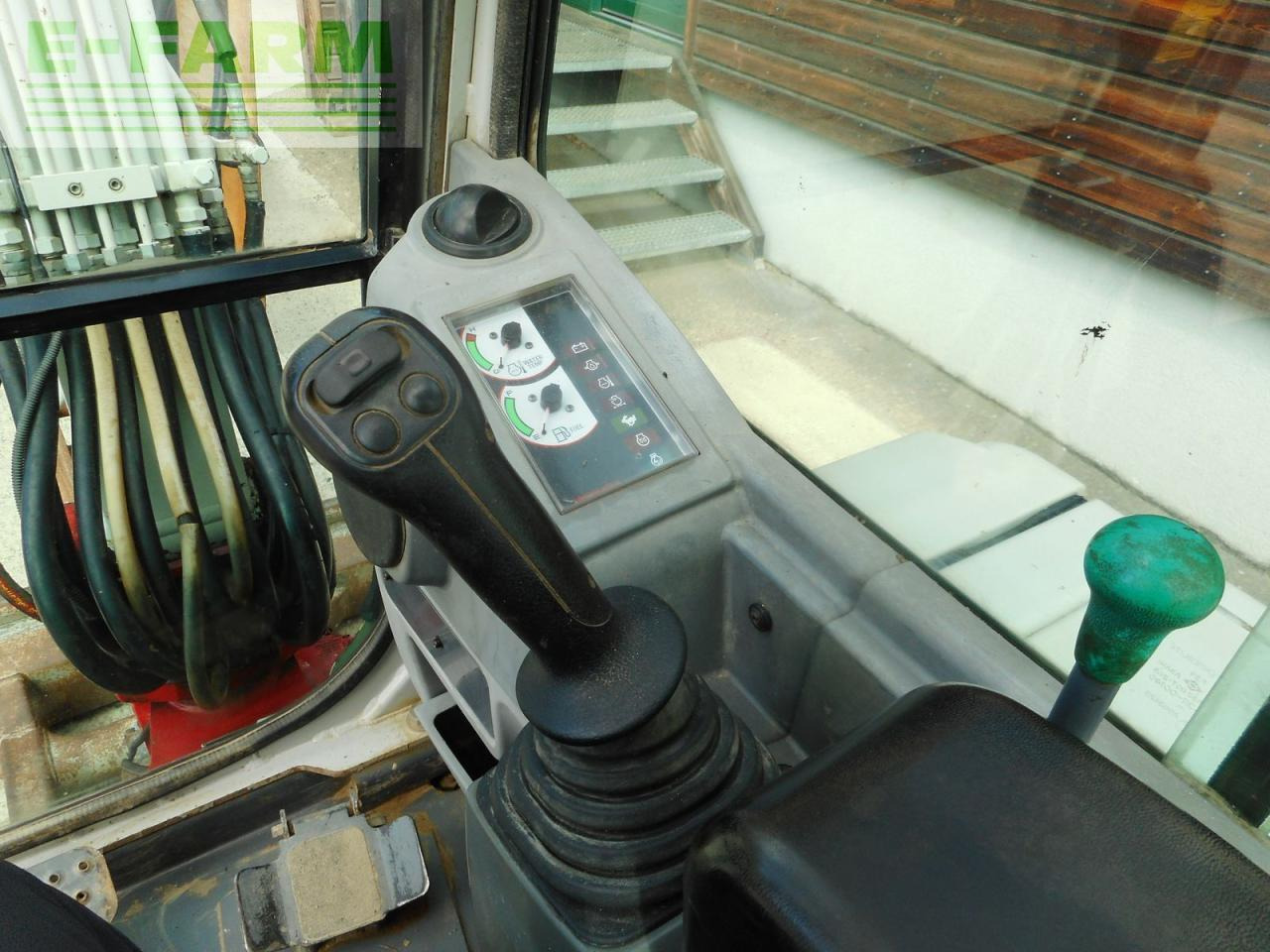Máy xúc mini Takeuchi tb 228 ( 2.810kg ) powertilt: hình 9