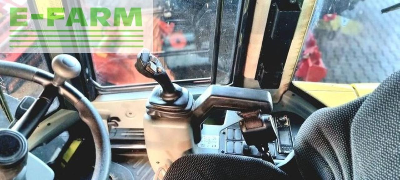 Máy xúc lật bánh lốp Yanmar v120: hình 10
