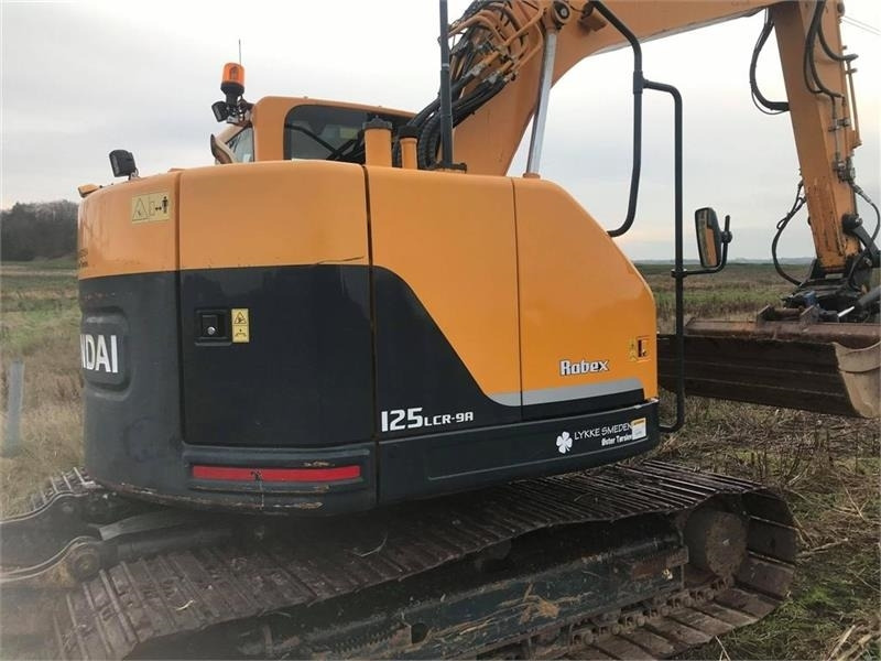 Hyundai 125LCR-9A - Máy xúc bánh xích: hình 5 Hyundai 125LCR-9A - Máy xúc bánh xích: hình 5