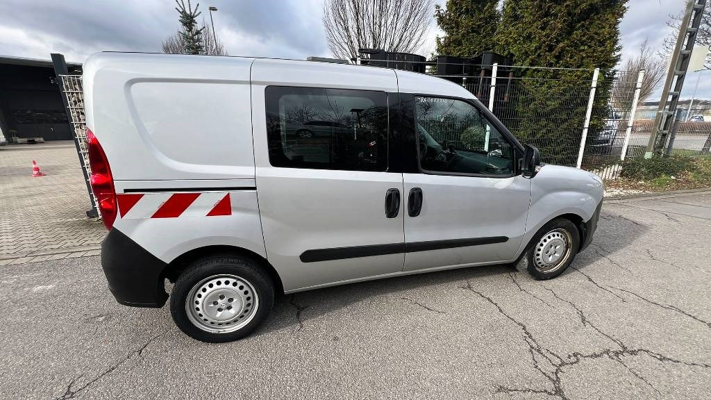 Opel Combo 1.3, Kasten, Transporter, Werkstattschränke - Xe tải nhỏ thùng kín: hình 5 Opel Combo 1.3, Kasten, Transporter, Werkstattschränke - Xe tải nhỏ thùng kín: hình 5