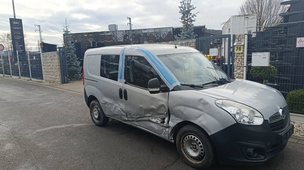 Opel Combo Kastenwagen Transp. Seitenschaden fahrbereit - Xe tải nhỏ thùng kín: hình 1 Opel Combo Kastenwagen Transp. Seitenschaden fahrbereit - Xe tải nhỏ thùng kín: hình 1