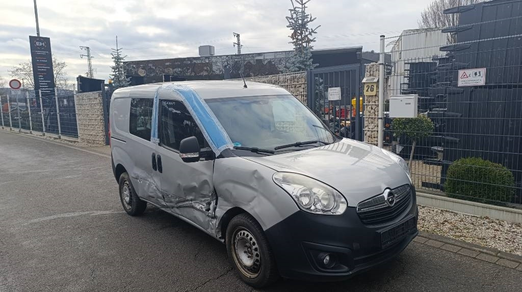 Opel Combo Kastenwagen Transp. Seitenschaden fahrbereit - Xe tải nhỏ thùng kín: hình 2 Opel Combo Kastenwagen Transp. Seitenschaden fahrbereit - Xe tải nhỏ thùng kín: hình 2