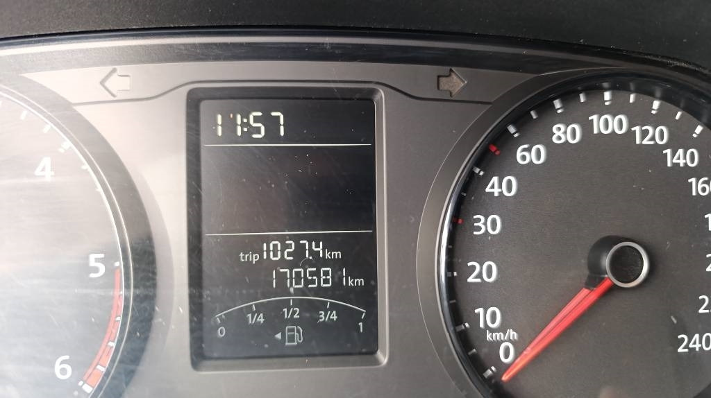 Volkswagen T5 2.0 TDI Kastenwagen, 8x Reifen, PDC, Klima, AHK - Xe van nhỏ gọn: hình 3 Volkswagen T5 2.0 TDI Kastenwagen, 8x Reifen, PDC, Klima, AHK - Xe van nhỏ gọn: hình 3