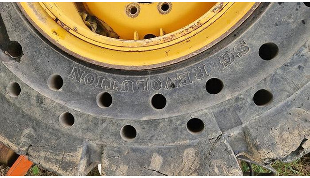Lốp Big Vollgummi Räder 20,5 x 25 mit Volvo Felgen: hình 6