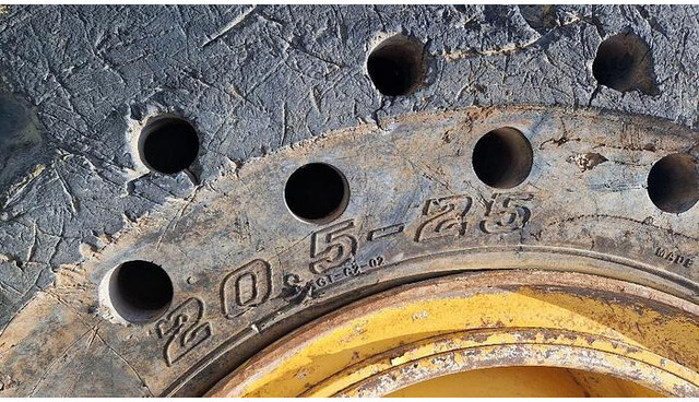 Lốp Big Vollgummi Räder 20,5 x 25 mit Volvo Felgen: hình 14
