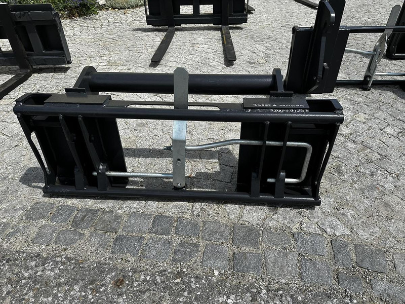 Big Adapter Manitou passend zu Euro Aufnahme - Đính kèm: hình 1 Big Adapter Manitou passend zu Euro Aufnahme - Đính kèm: hình 1