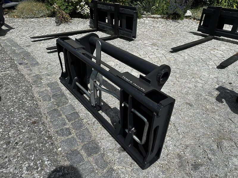 Big Adapter Manitou passend zu Euro Aufnahme - Đính kèm: hình 2 Big Adapter Manitou passend zu Euro Aufnahme - Đính kèm: hình 2