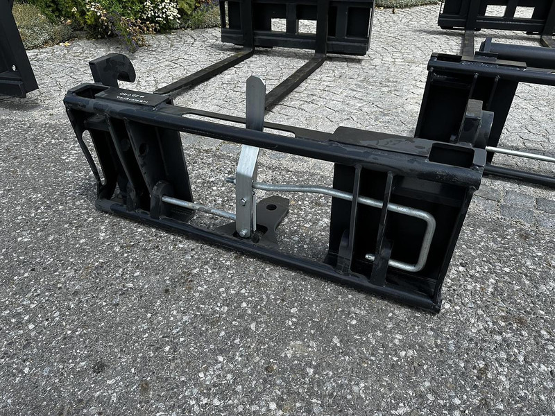 Big Adapter Merlo passend zu Euro Aufnahme - Đính kèm: hình 1 Big Adapter Merlo passend zu Euro Aufnahme - Đính kèm: hình 1