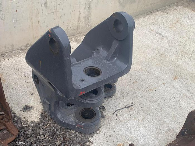 Volvo Stütze / Knickgelenk / Anbaubock passend zu Volvo ECR88 - Máy xúc: hình 1 Volvo Stütze / Knickgelenk / Anbaubock passend zu Volvo ECR88 - Máy xúc: hình 1