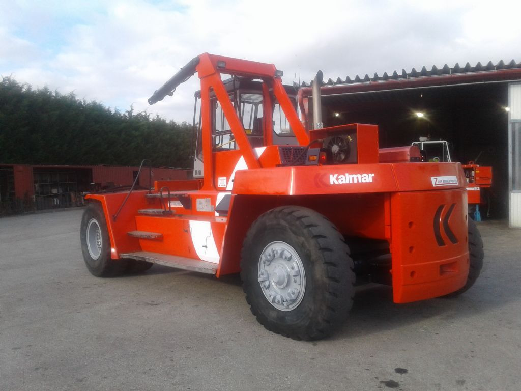 Kalmar DCE330-12 - Xe nâng diesel: hình 2 Kalmar DCE330-12 - Xe nâng diesel: hình 2