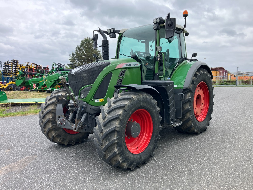 Fendt 724 PowerPlus mit Frontkraftheber - Máy cày: hình 1 Fendt 724 PowerPlus mit Frontkraftheber - Máy cày: hình 1