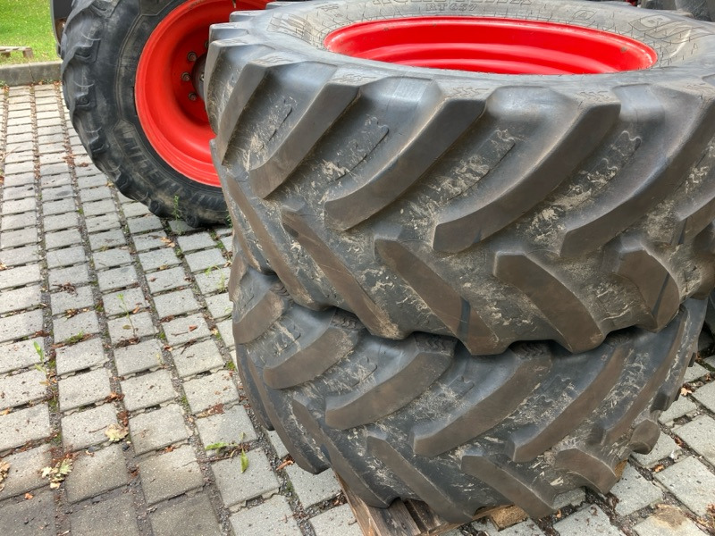 Fendt 724 Profi Plus inkl. 2. Radsatz/ EGNOS- Signal - Máy cày: hình 4 Fendt 724 Profi Plus inkl. 2. Radsatz/ EGNOS- Signal - Máy cày: hình 4