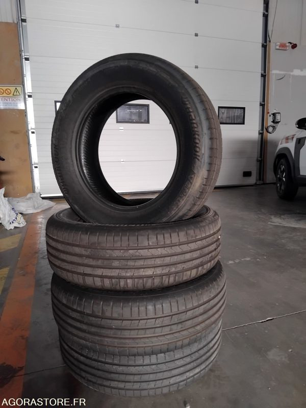 4 PNEUS LOT n° 51 : 4 pneus HANKOOK VENTUS Prime4 215/65R17 99H - Lốp: hình 1 4 PNEUS LOT n° 51 : 4 pneus HANKOOK VENTUS Prime4 215/65R17 99H - Lốp: hình 1