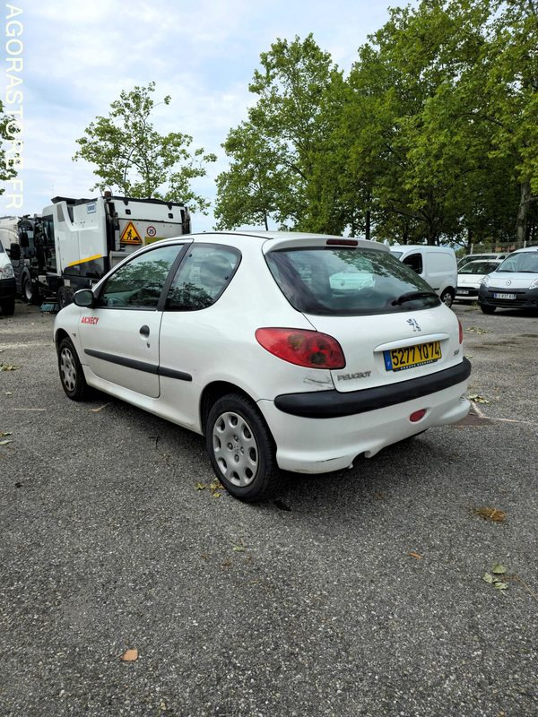 5277 YQ 74 - Peugeot 206 - Xe hơi: hình 5 5277 YQ 74 - Peugeot 206 - Xe hơi: hình 5