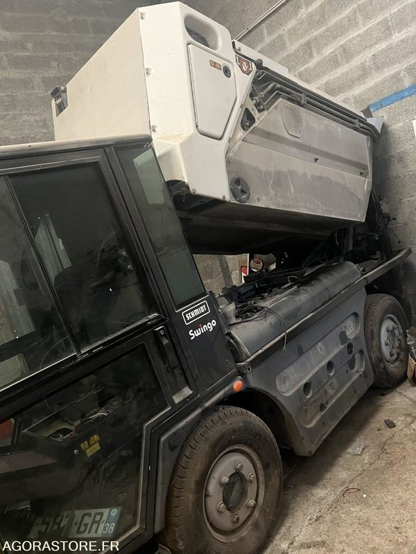 BALAYEUSE SCHMIDT SWINGO 2001+ UNE BALAYEUSE BOSCHUNG 2001 - Xe quét đường: hình 3 BALAYEUSE SCHMIDT SWINGO 2001+ UNE BALAYEUSE BOSCHUNG 2001 - Xe quét đường: hình 3