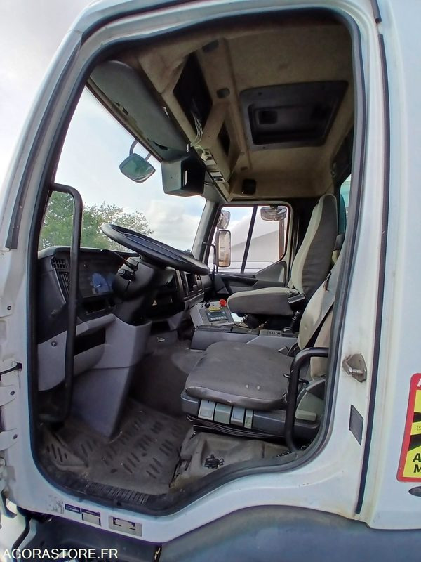 BOM 19 T RENAULT 270 DCI - 2002 - 370 889km - Xe tải chở rác: hình 4 BOM 19 T RENAULT 270 DCI - 2002 - 370 889km - Xe tải chở rác: hình 4